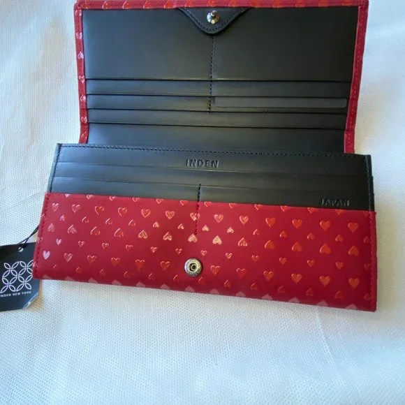 Inden Japanese Designer Handmade Lacquered Red Leather Heart Wallet - Picture 4 of 13